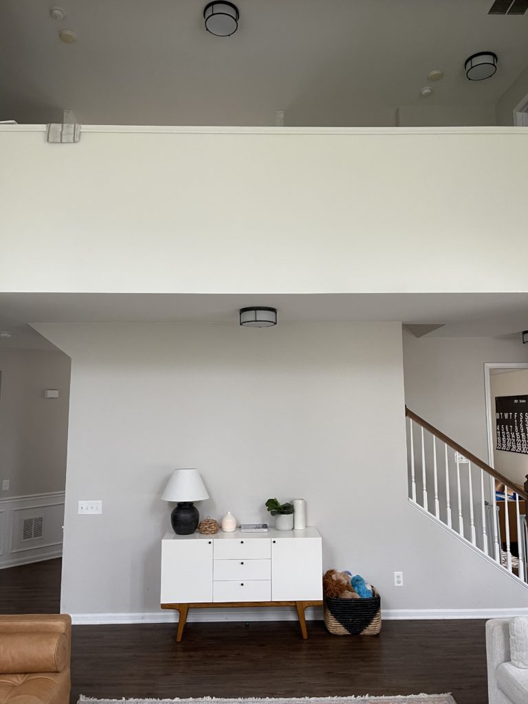 Open floor plan layout 